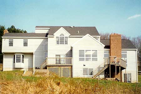 3,700 S.F. 4-Bedrooms Traditional/Contemporary Design 